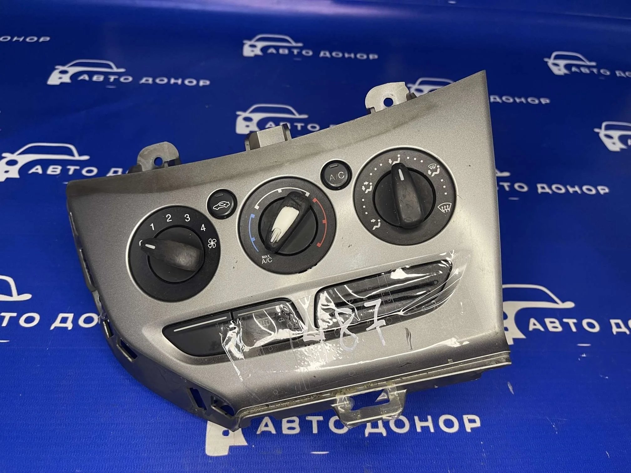 блок управления климат-контролем FORD FOCUS CB8 IQDB