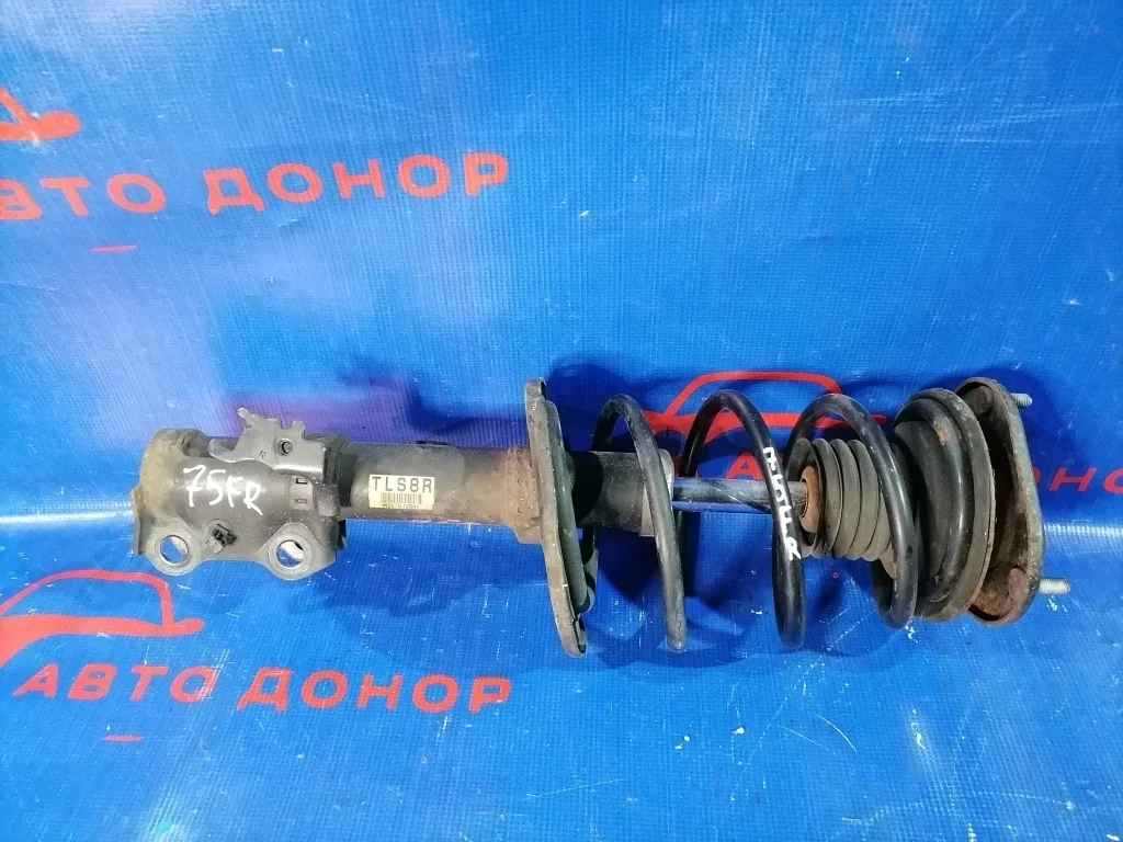 стойка TOYOTA AURIS NZE151 1NZFE