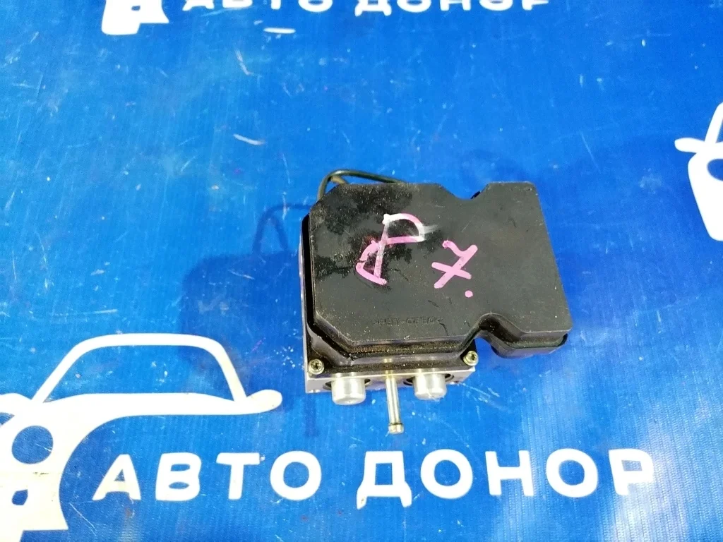 блок abs NISSAN ELGRAND E51 VQ35DE - 47660WL361