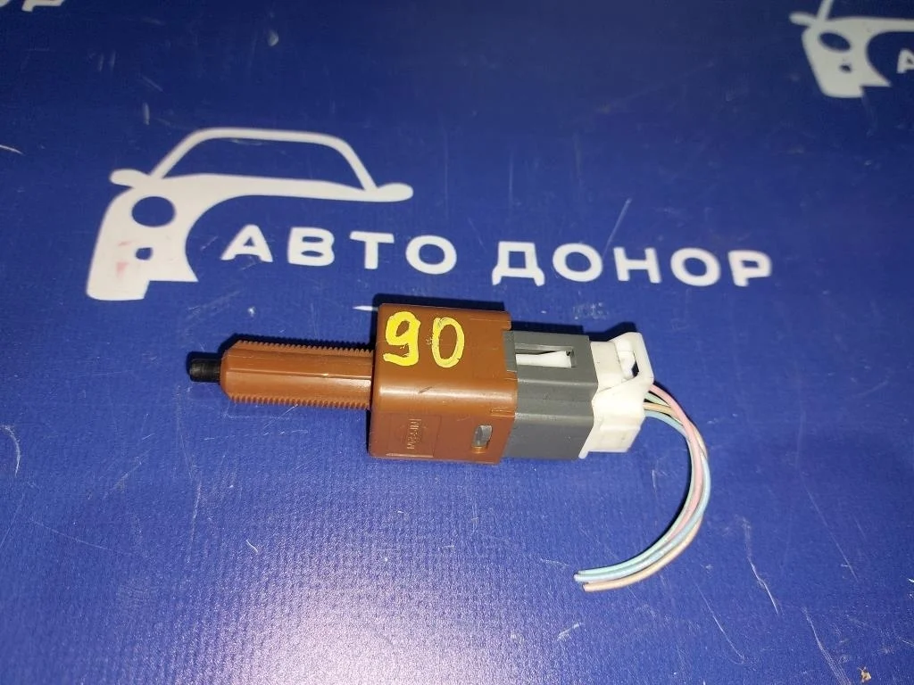 концевик под педаль тормоза NISSAN NOTE E12 HR12DDR