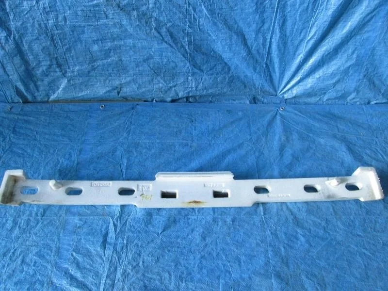 усилитель бампера TOYOTA CAMRY ACV30 -