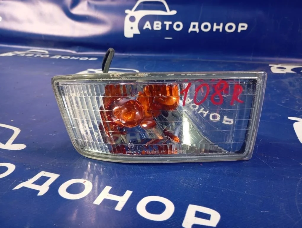 повторитель поворота в бампер MITSUBISHI CHARIOT GRANDIS N94W -