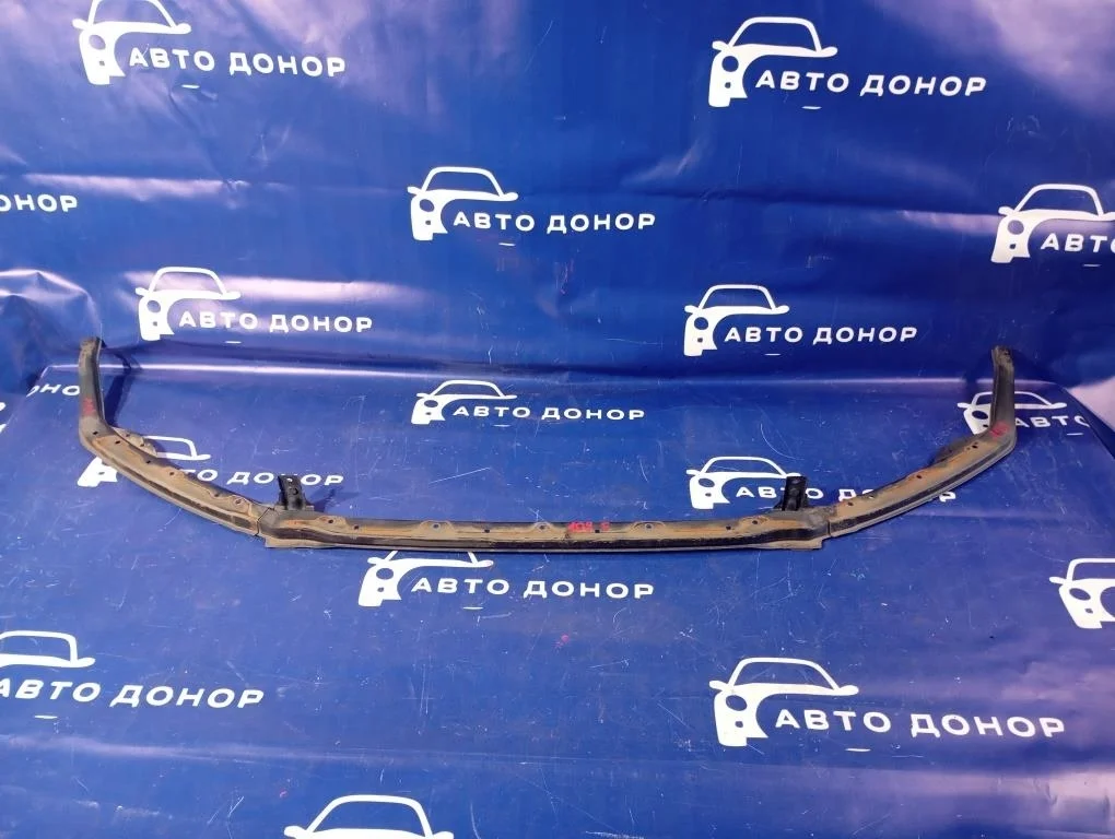 усилитель бампера MITSUBISHI CHARIOT GRANDIS N94W 4G64