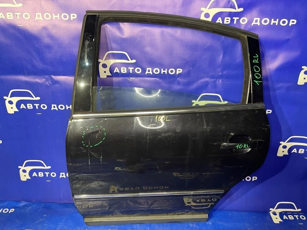 дверь VOLKSWAGEN PASSAT 3B3 -