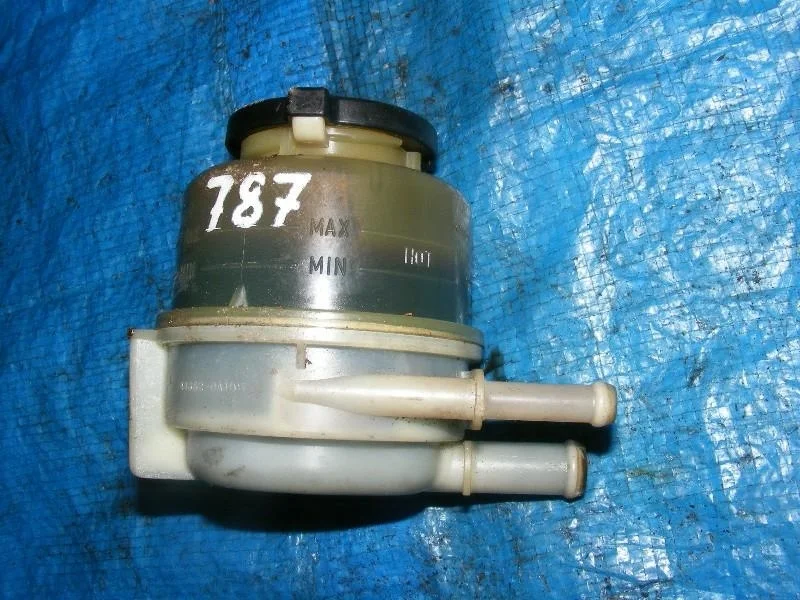 бачок гидроусилителя TOYOTA WINDOM MCV30 -