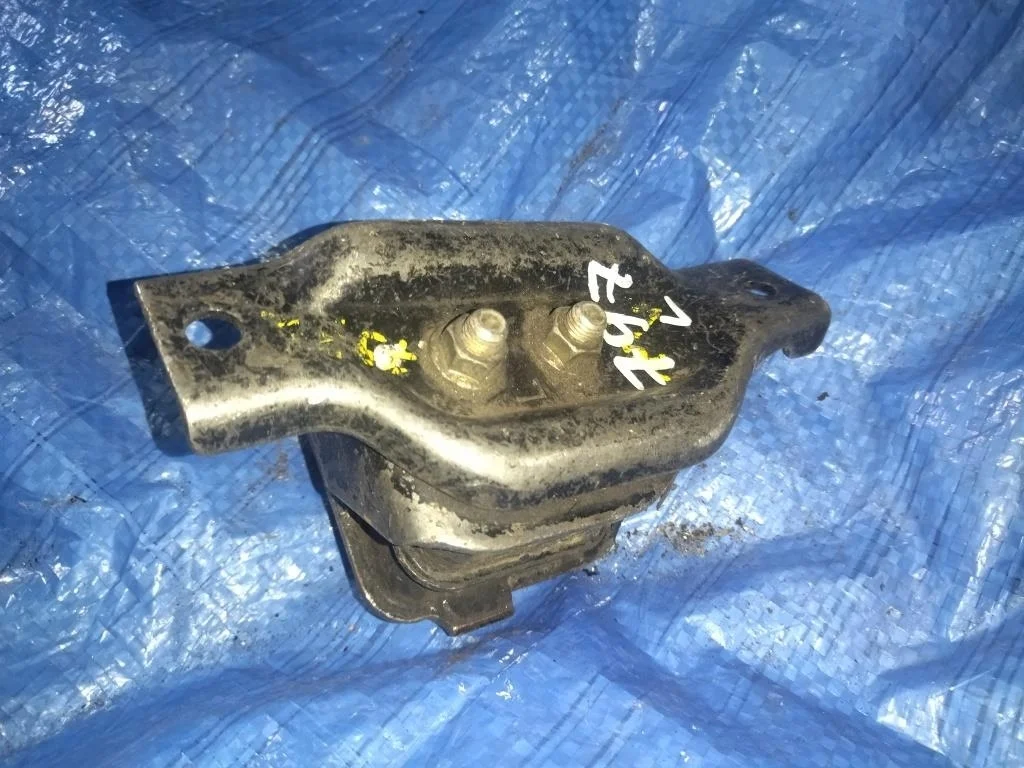 подушка двигателя SUBARU FORESTER SG5 EJ203 - 41022FE060