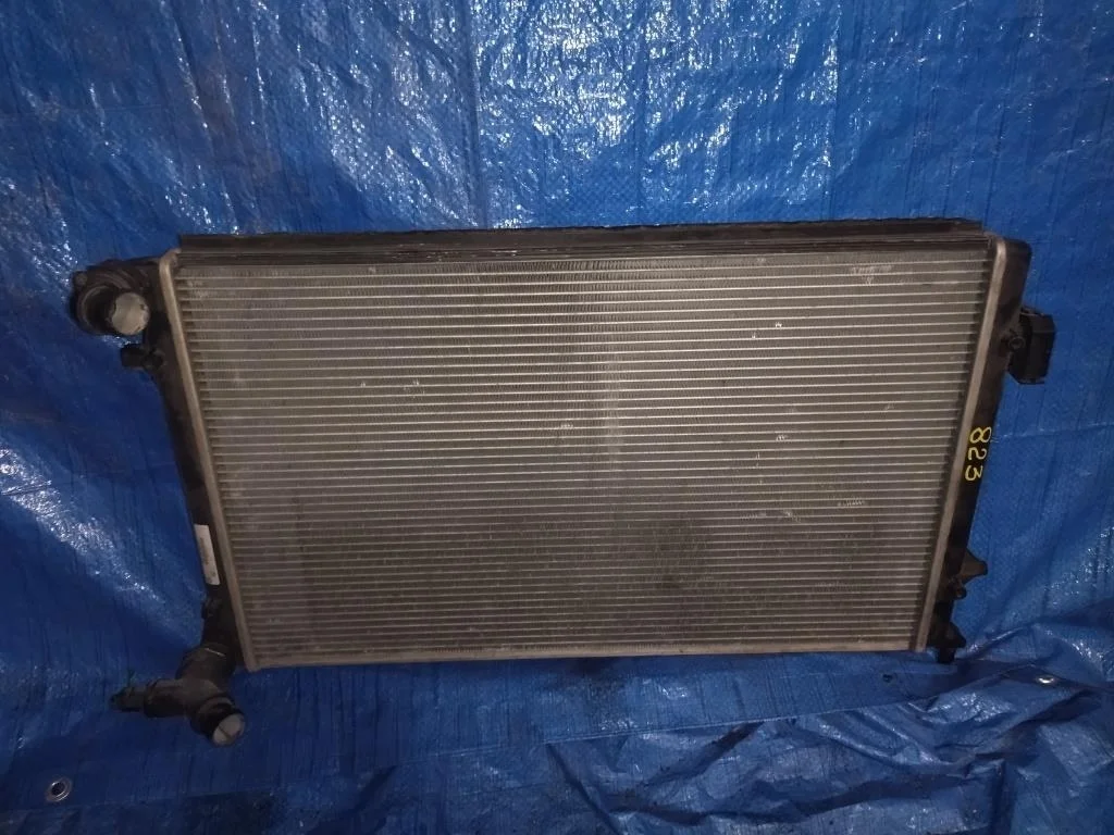 радиатор охлаждения двигателя VOLKSWAGEN TOURAN 1T1 BAG, BLF, BLP