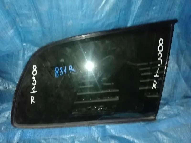 стекло боковое глухое TOYOTA CALDINA ST195 -