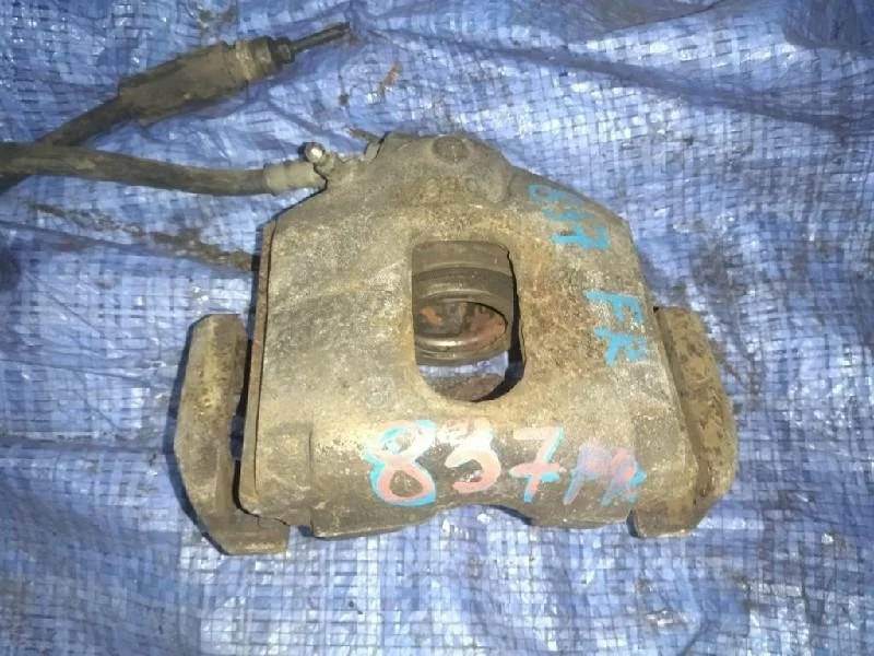 суппорт MAZDA DEMIO DY3W -