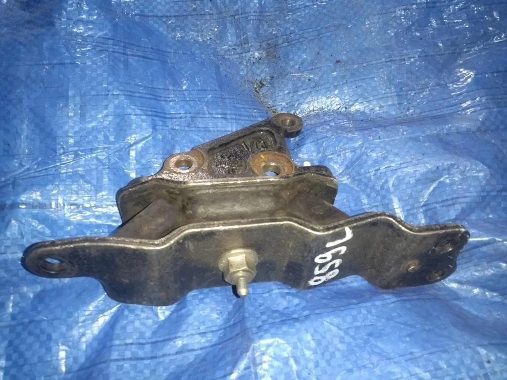 подушка двигателя NISSAN TEANA J32 VQ25DE - 11220JN01A