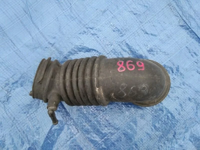 патрубок воздушного фильтра MITSUBISHI LANCER CEDIA CS5W 4G93