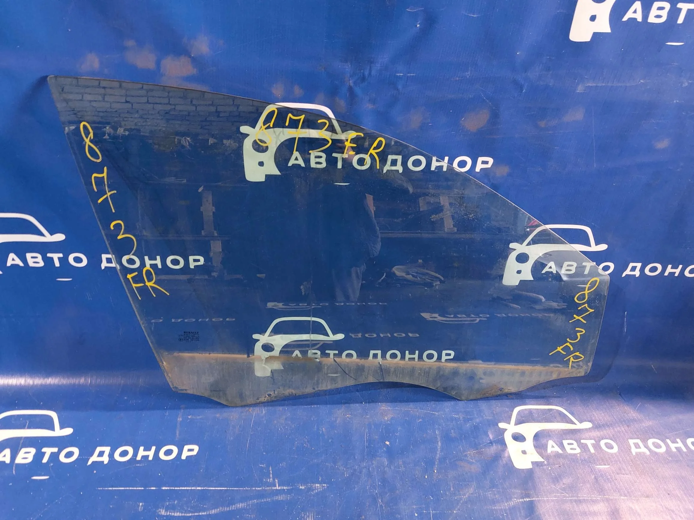 стекло RENAULT MEGANE KM -