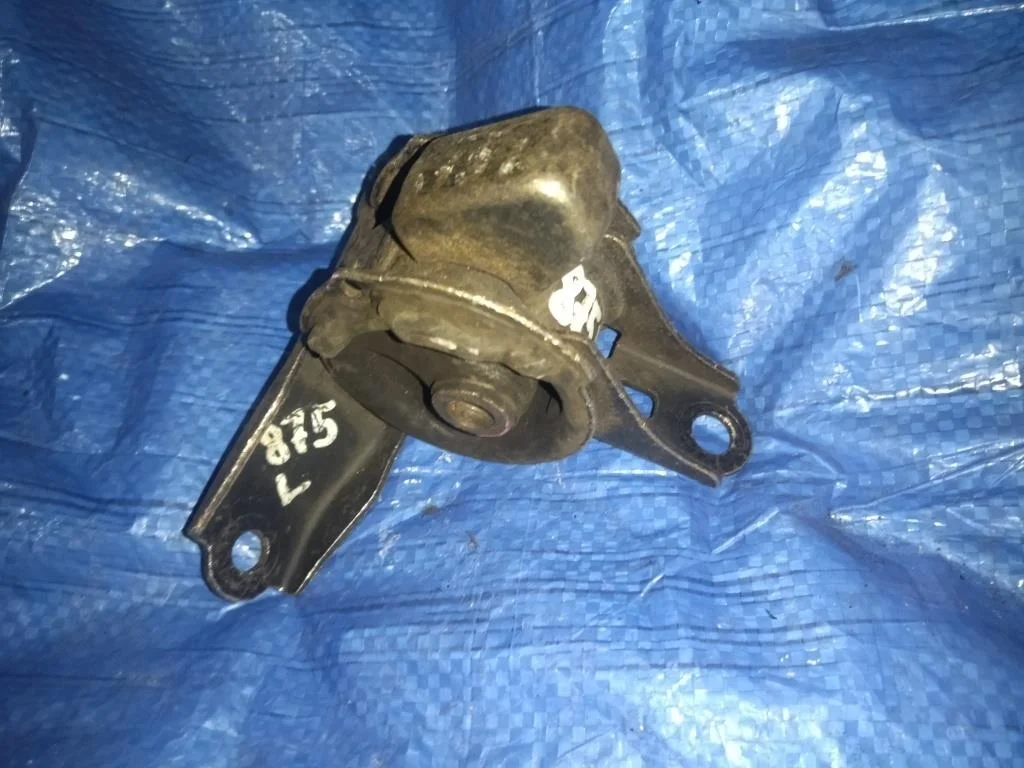 подушка двигателя HONDA FIT GE6 L13A