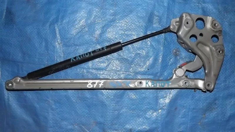 крепление капота MERCEDES-BENZ E-Class W210 -