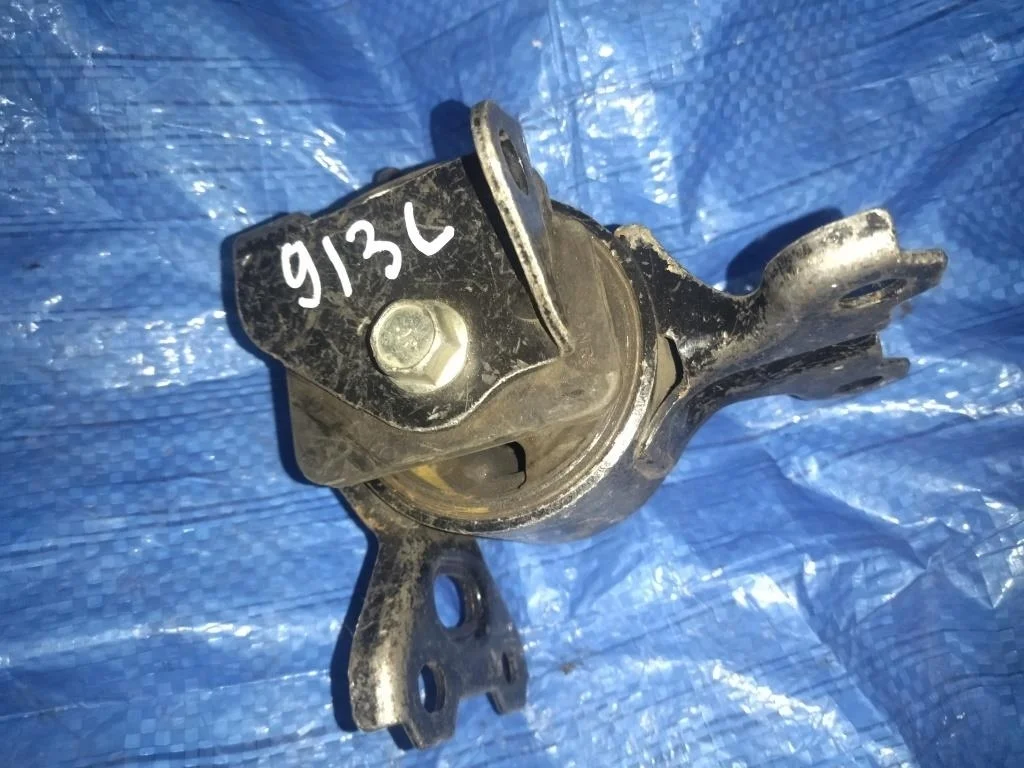 подушка двигателя MITSUBISHI GALANT FORTIS CY4A 4B11