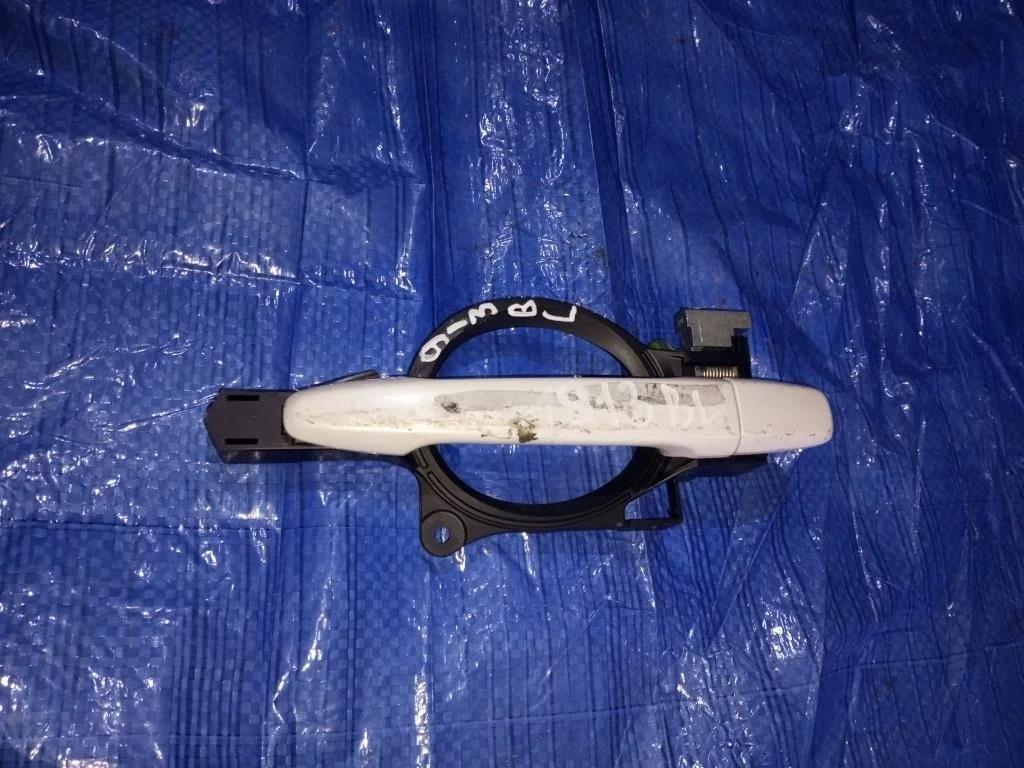 ручка двери MITSUBISHI GALANT FORTIS CY4A -