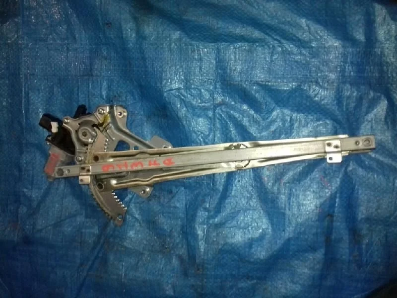 стеклоподъемник MITSUBISHI GALANT FORTIS CY4A -