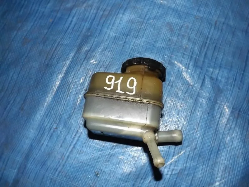 бачок гидроусилителя TOYOTA VISTA SV50 -