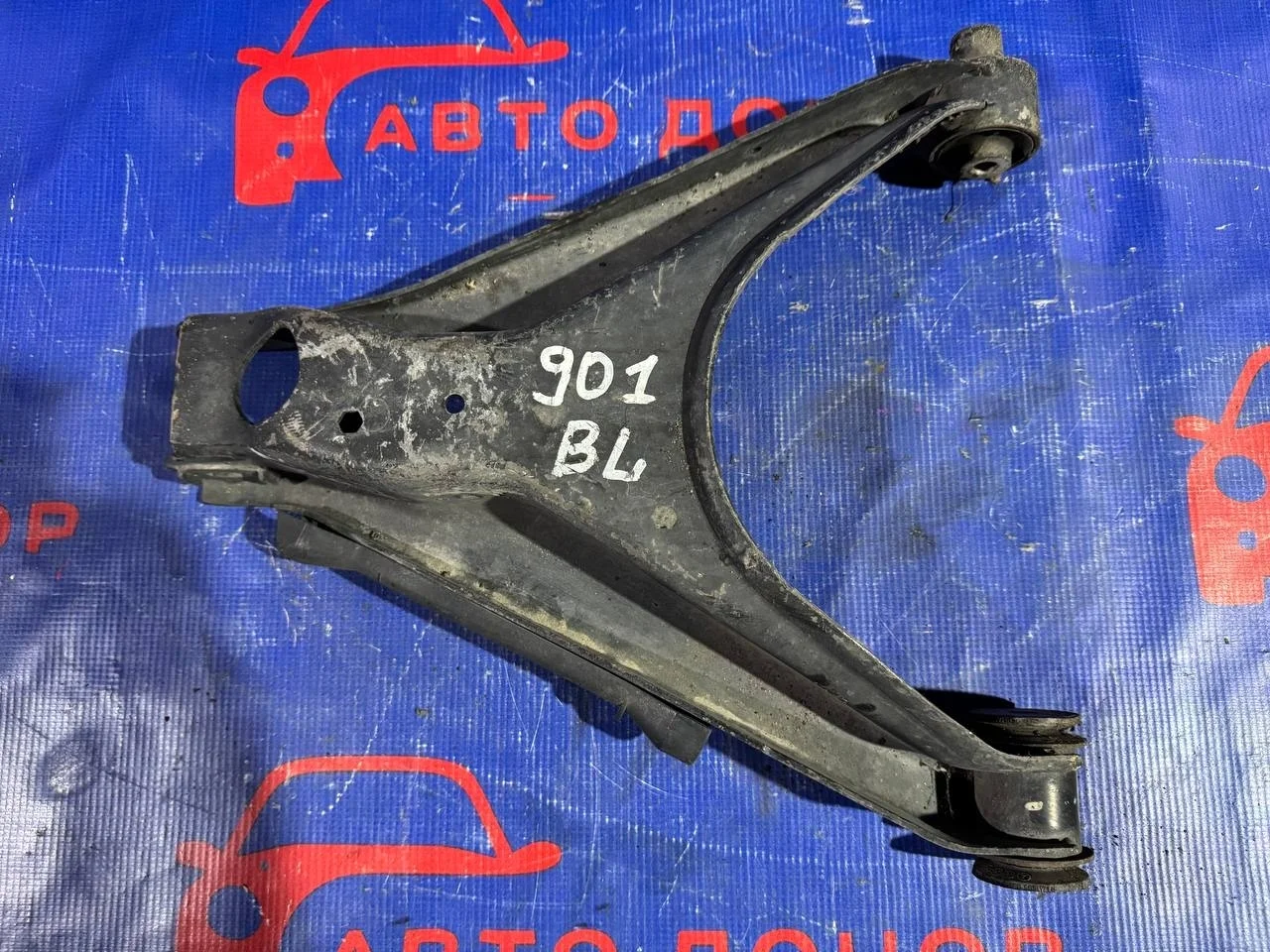 рычаг VOLKSWAGEN PASSAT 3B3 -