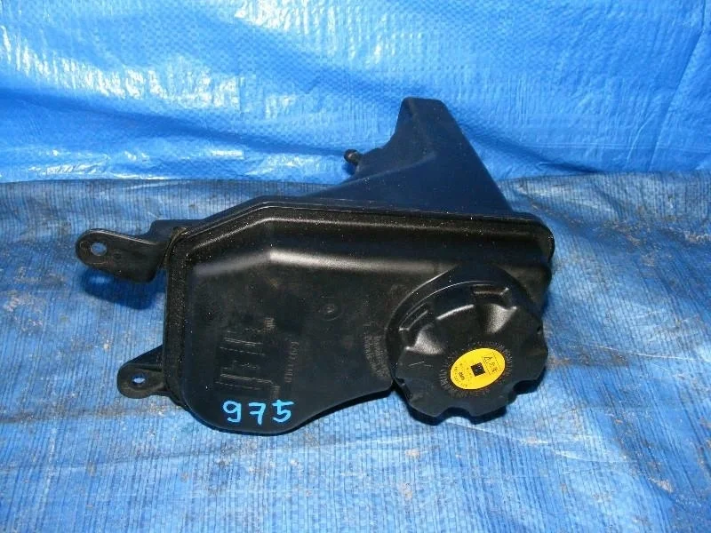 бачок гидроусилителя BMW 1-Series E87 N45B16A