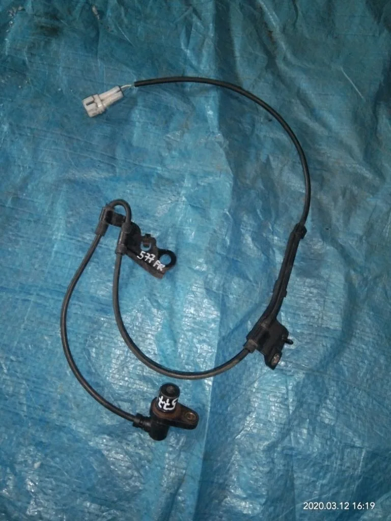 датчик abs TOYOTA COROLLA NZE121 1NZFE