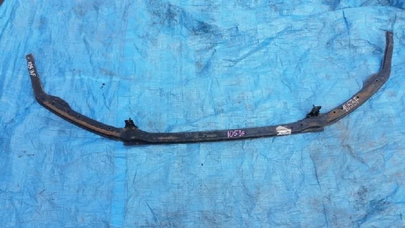 усилитель бампера MITSUBISHI CHARIOT GRANDIS N84W -