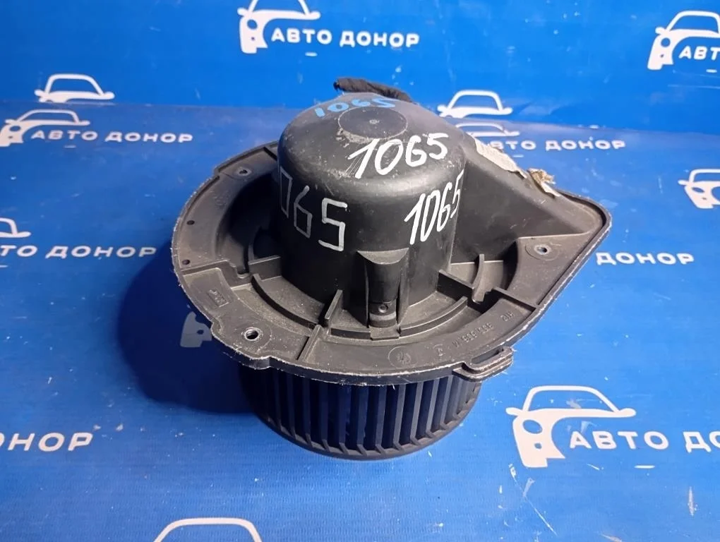 мотор печки VOLKSWAGEN PASSAT 3B6 -