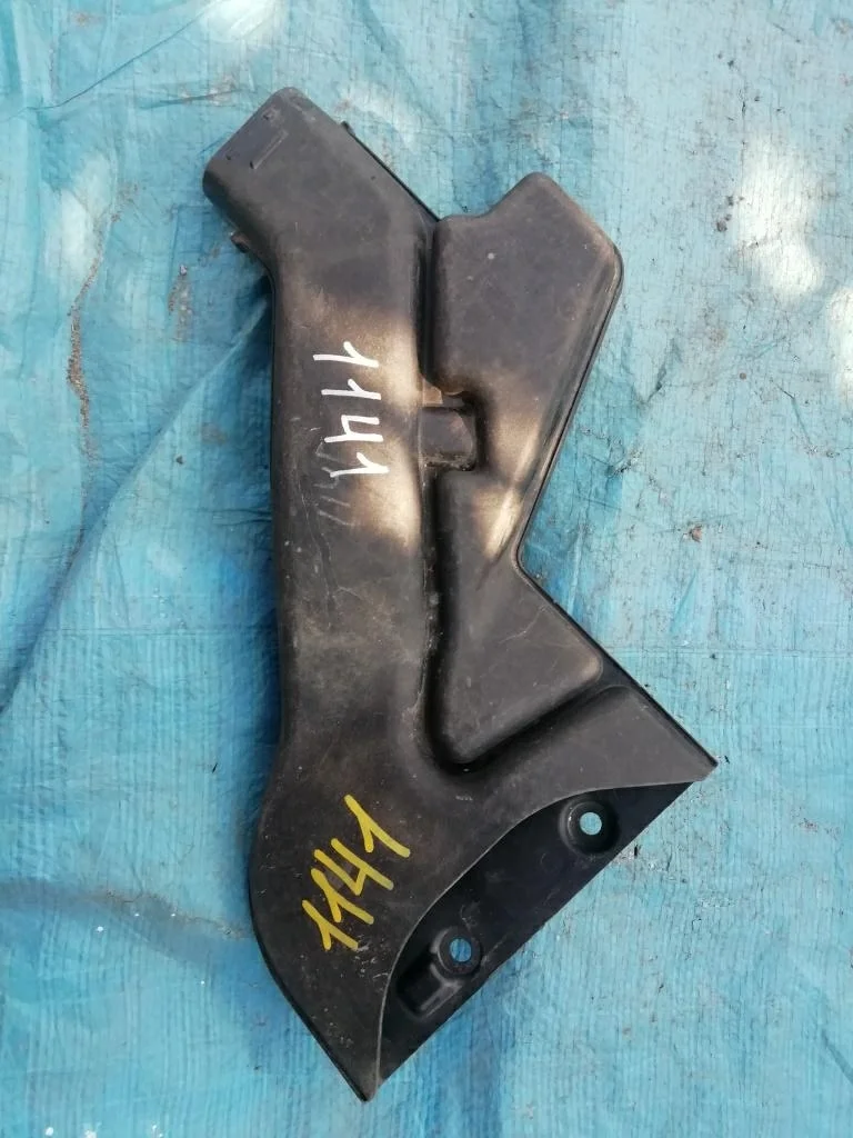 воздухозаборник MITSUBISHI LANCER CY4A 4B11