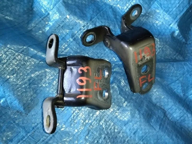 петли двери HONDA STREAM RN8 R20A