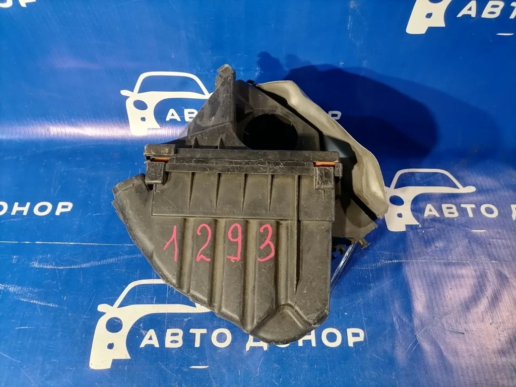 корпус воздушного фильтра VOLKSWAGEN PASSAT 3B2 APU