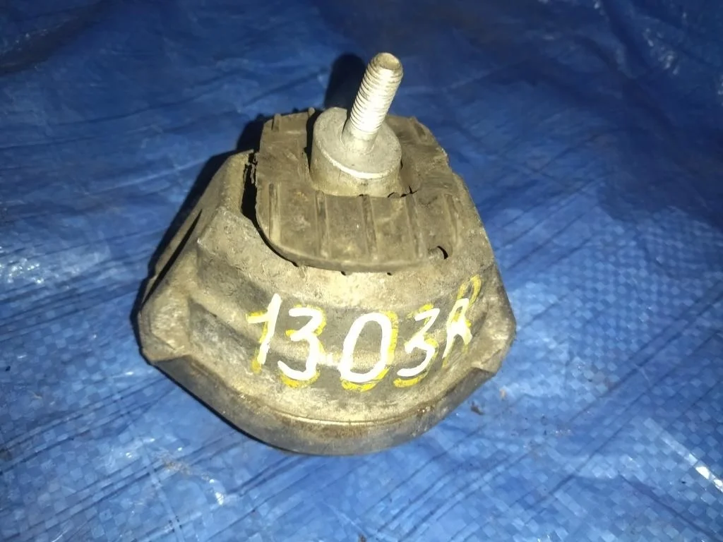 подушка двигателя BMW 5-Series E61 N52B25 - 22116761090