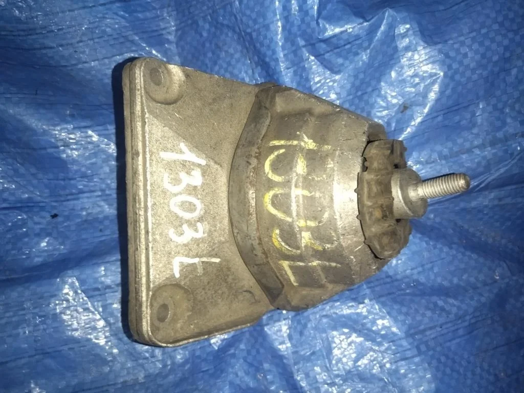 подушка двигателя BMW 5-Series E61 N52B25 - 22116761089