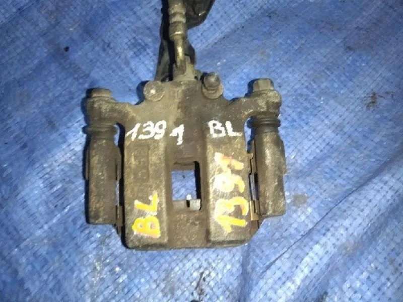 суппорт NISSAN SKYLINE CPV35 -