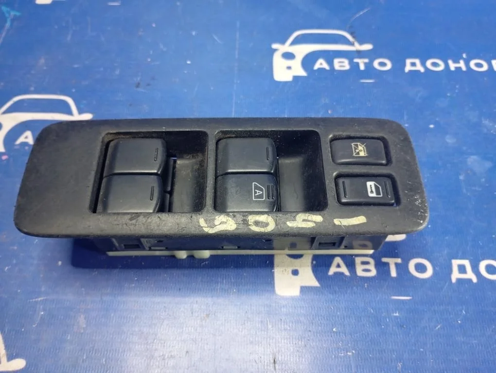 блок управления стеклоподъемниками NISSAN DUALIS NJ10 MR20DE