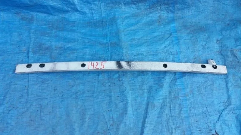 усилитель бампера TOYOTA CALDINA AT211 -