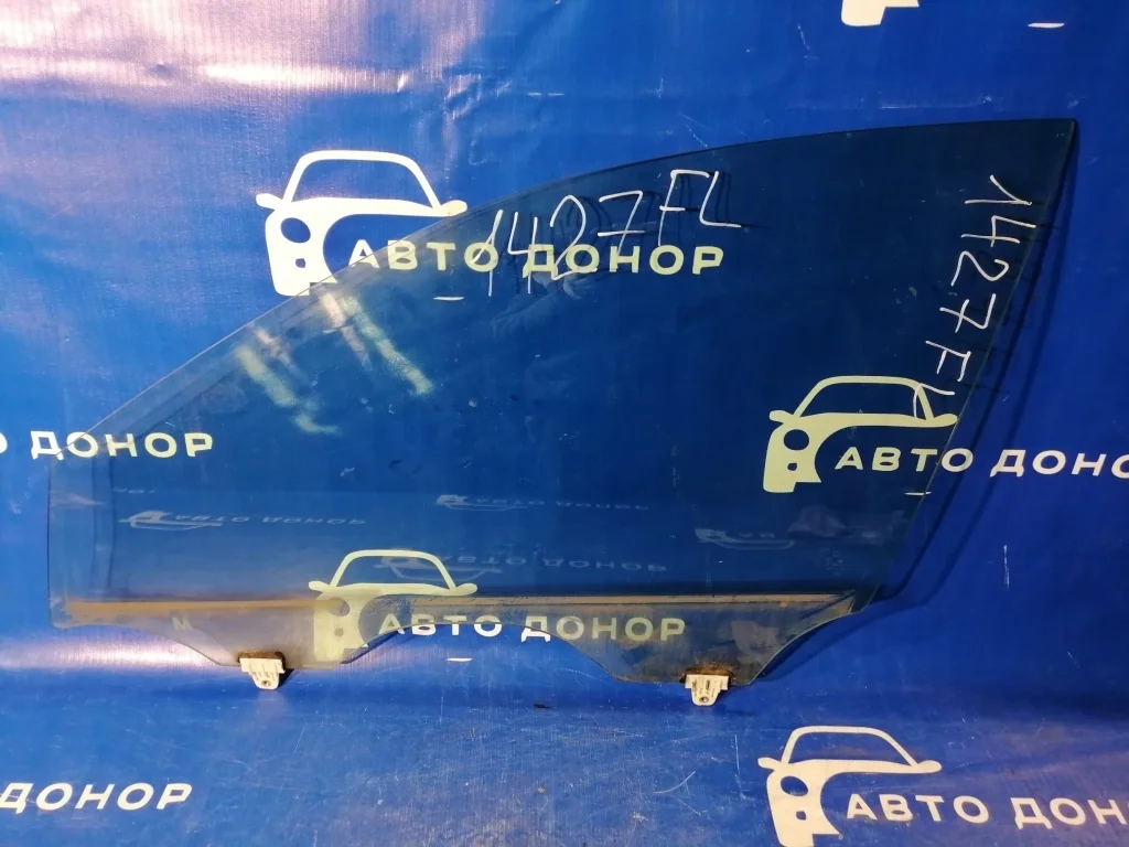 стекло NISSAN FUGA PY50 -