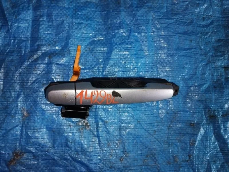 ручка двери TOYOTA COROLLA FIELDER NZE141 -