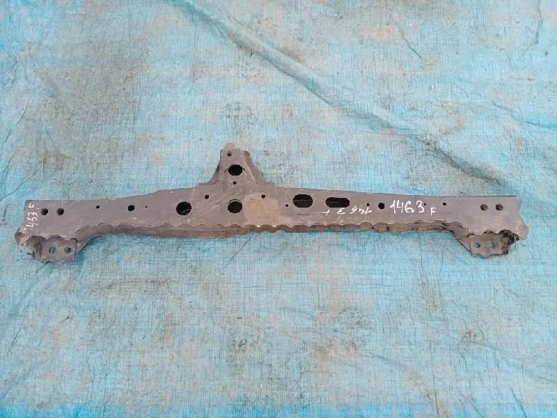 балка под двс TOYOTA AVENSIS ZRT272 -