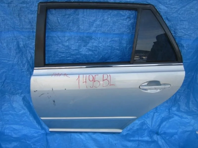 дверь TOYOTA AVENSIS AZT250 -