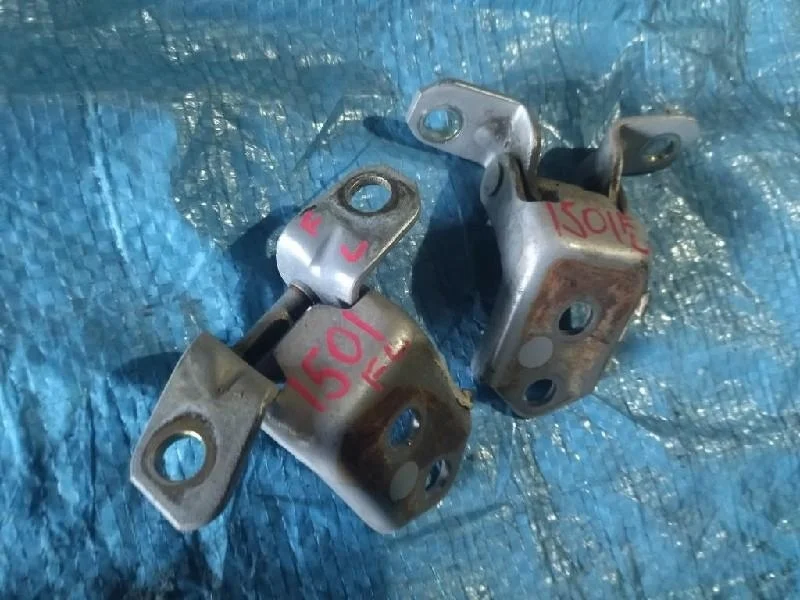 петли двери MAZDA TRIBUTE EPFW AJ