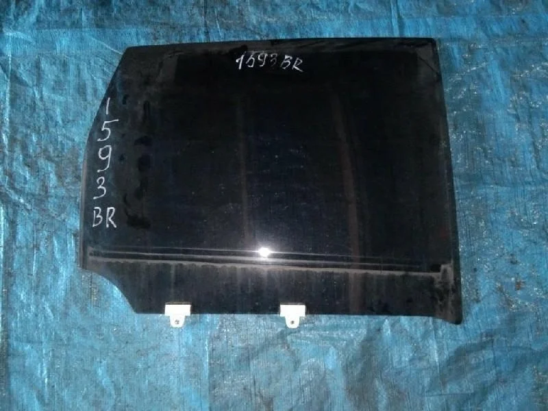 стекло NISSAN NOTE E11 - R 823001U61A