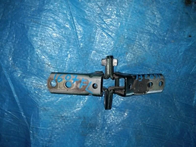 петли двери MITSUBISHI DINGO CQ2A 4G15