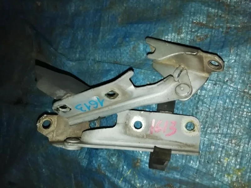 крепление капота MITSUBISHI CHARIOT GRANDIS N84W -