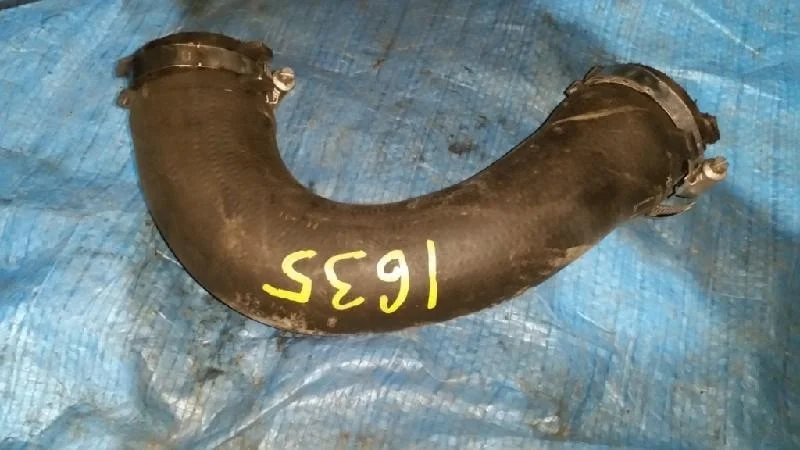 воздухозаборник AUDI A4 8K2 CABA, CDHB