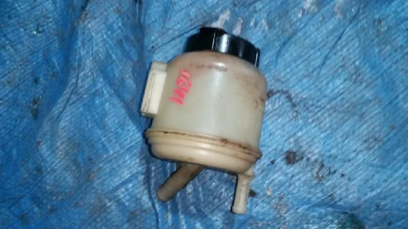 бачок гидроусилителя NISSAN TINO V10 QG18DE