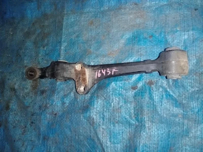 рычаг HONDA TORNEO CF5 -