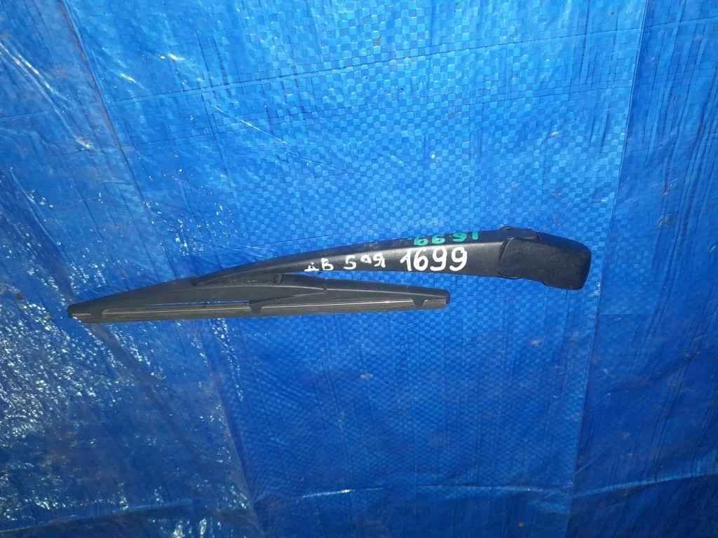 дворник 5-й двери SUZUKI SX4 YA11S -