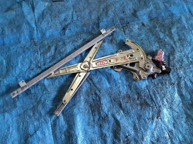 стеклоподъемник MITSUBISHI GALANT FORTIS CY6A -