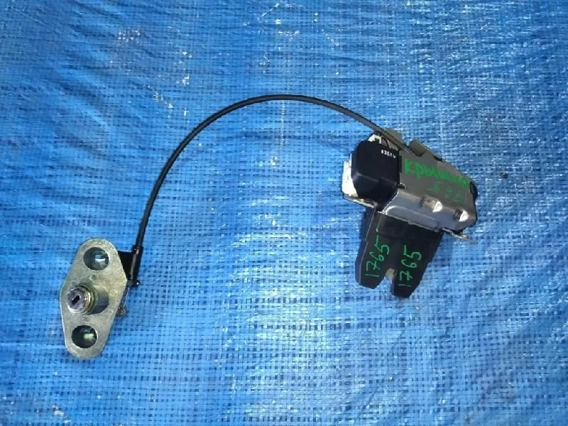 замок багажника VOLVO S60 RS B5244S