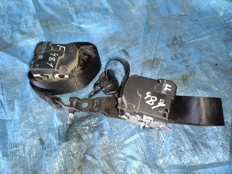 ремень безопасности FORD FOCUS CB4 -